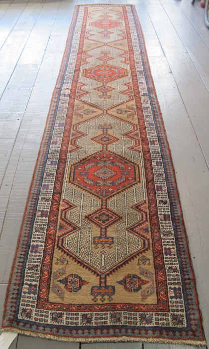 Long Sarab Runner